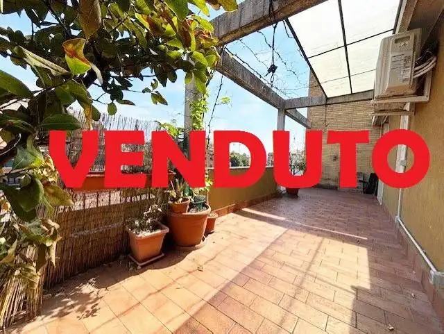 Penthouse - Attic in vendita a Milan