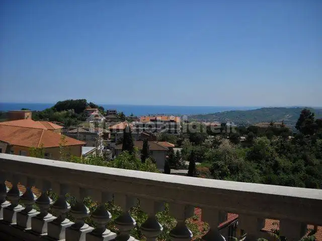 Villa in vendita a Colonnella