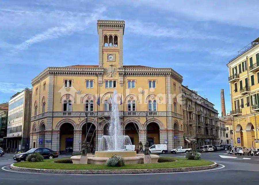 Palazzo - Edificio in vendita a Imperia