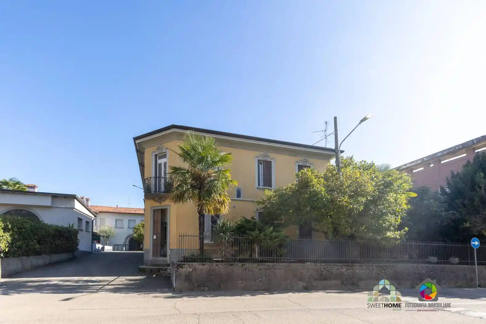 Palazzo - Edificio in vendita a Cabiate