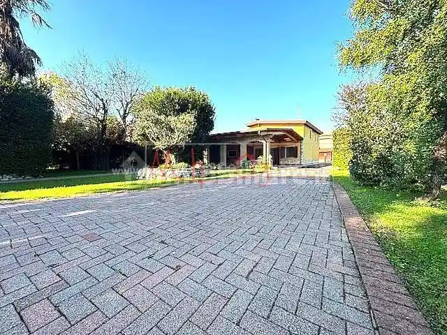 Terratetto unifamiliare via Rondinelle, Caselle, Selvazzano Dentro - foto 2