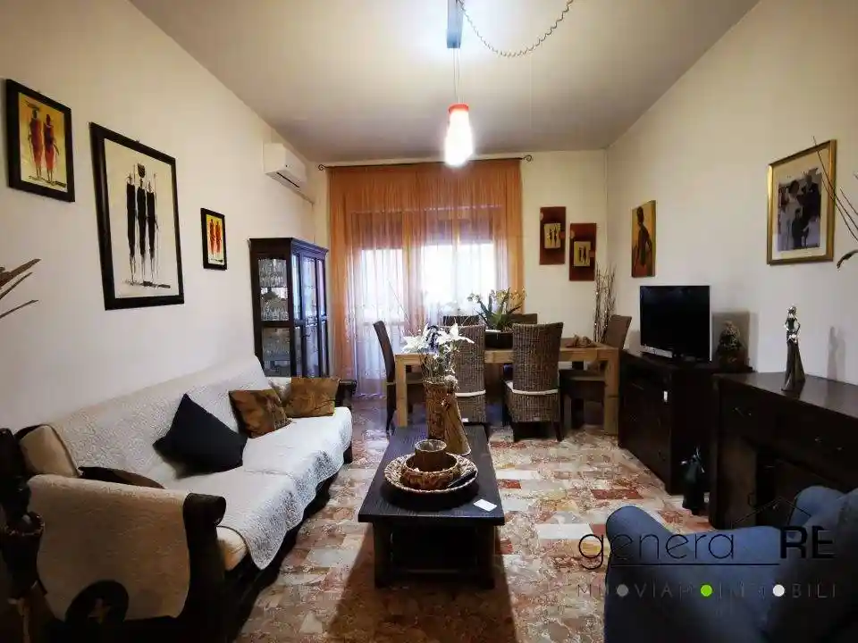 Trilocale secondo piano, Via Venezia - Lungofiume Paolucci, Pescara - foto 2