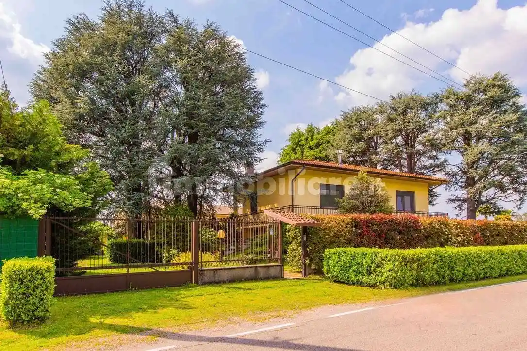 Villa in vendita a Buscate