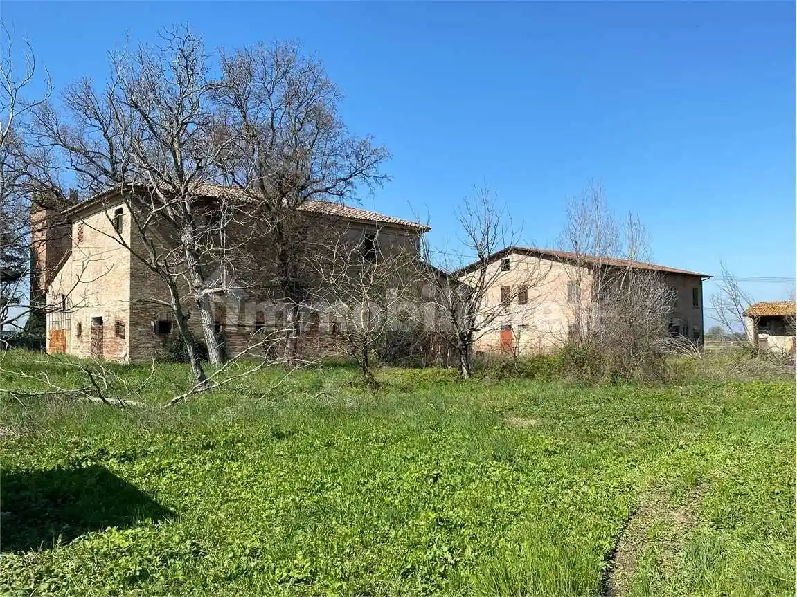 Rustico - Casale in vendita a Modena
