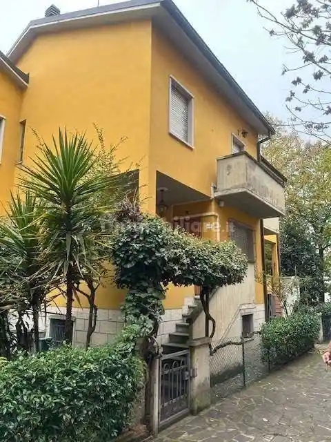 Villetta a schiera in vendita a Modena