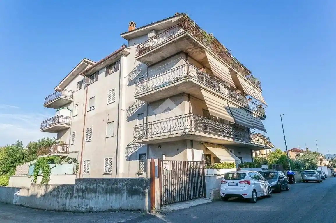 Trilocale via Tocco da Casauria 79, Case Rosse, Roma - foto 3