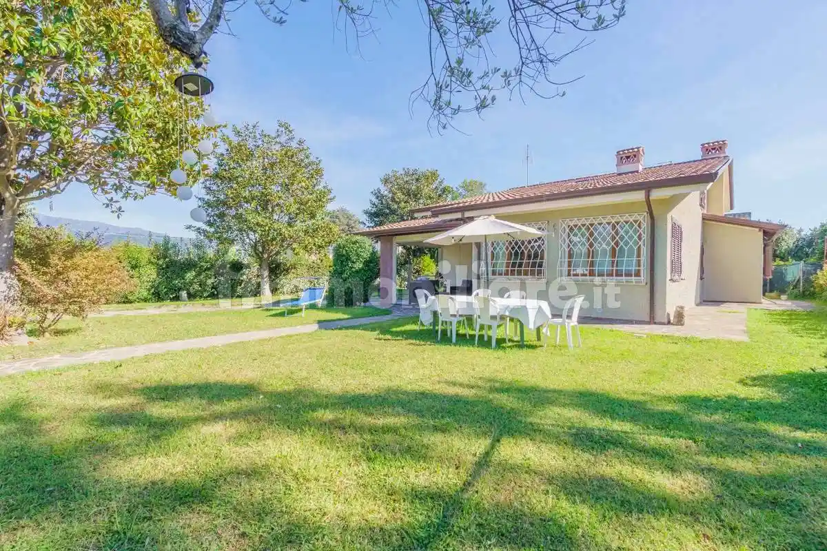 Villa in vendita a Camaiore
