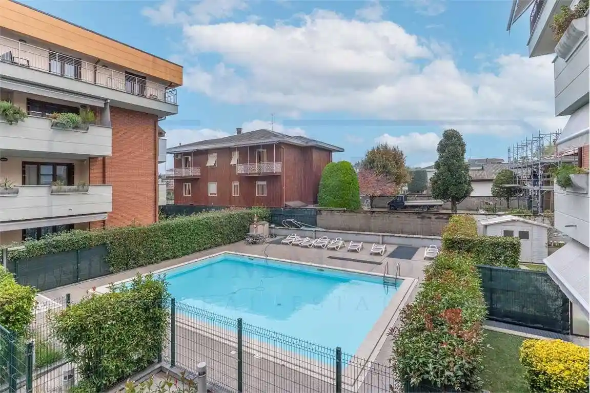 Appartamento in vendita a Caronno Pertusella