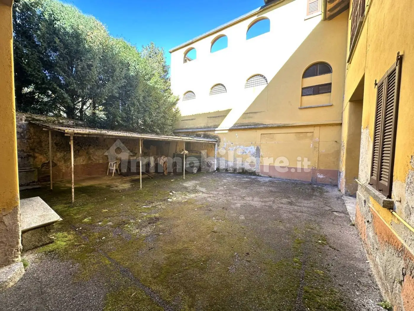 Terratetto plurifamiliare 352 m², da ristrutturare, Albese con Cassano - foto 3