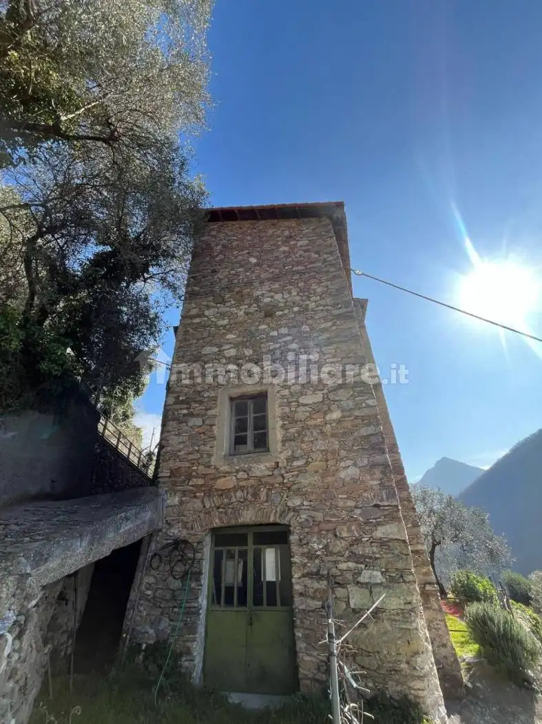 Rustico - Casale in vendita a Nasino