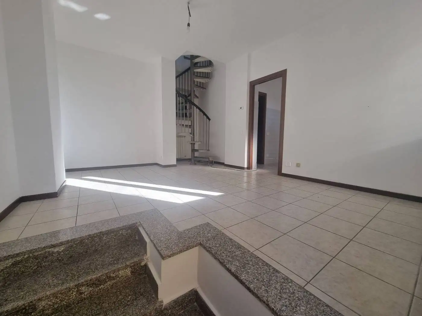 Casa indipendente in affitto a Comerio