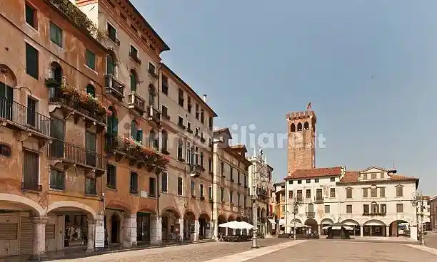 Trilocale piazza Libertà, Centro, Bassano del Grappa - foto 3