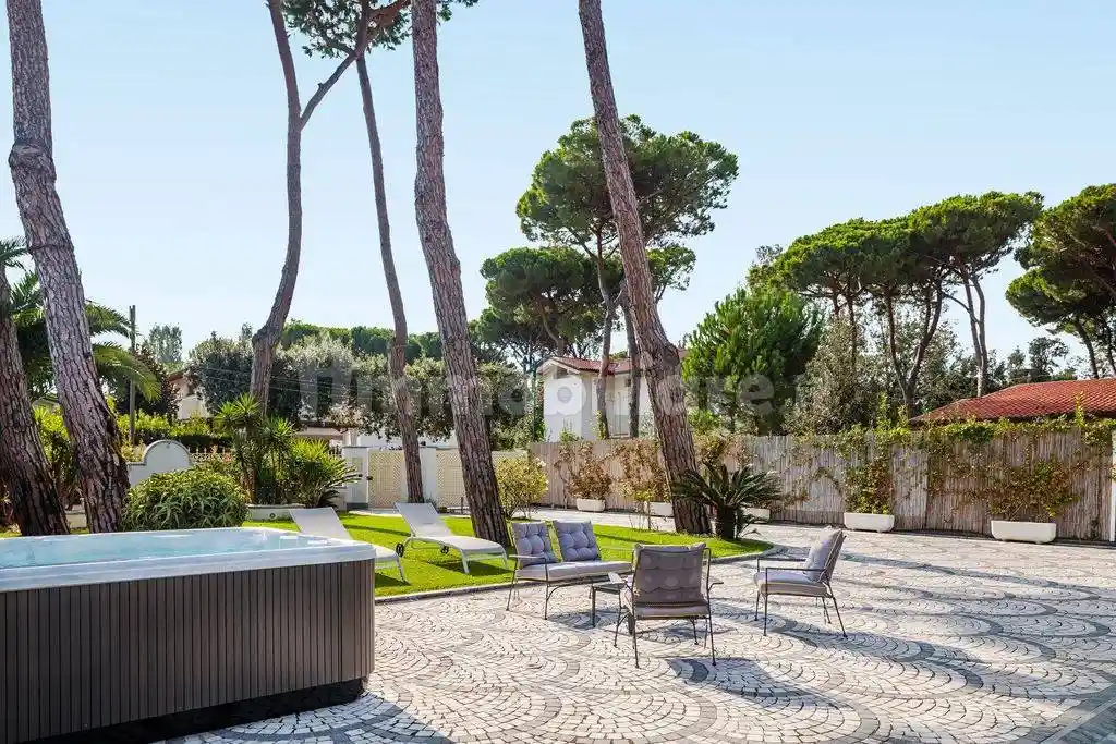 Villa unifamiliare via Antonio Canova, Vittoria Apuana, Forte dei Marmi - foto 3