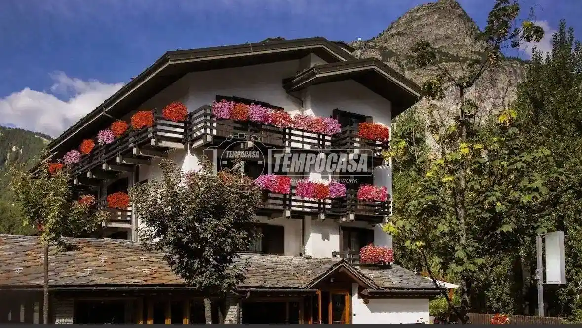 Appartamento in vendita a Courmayeur