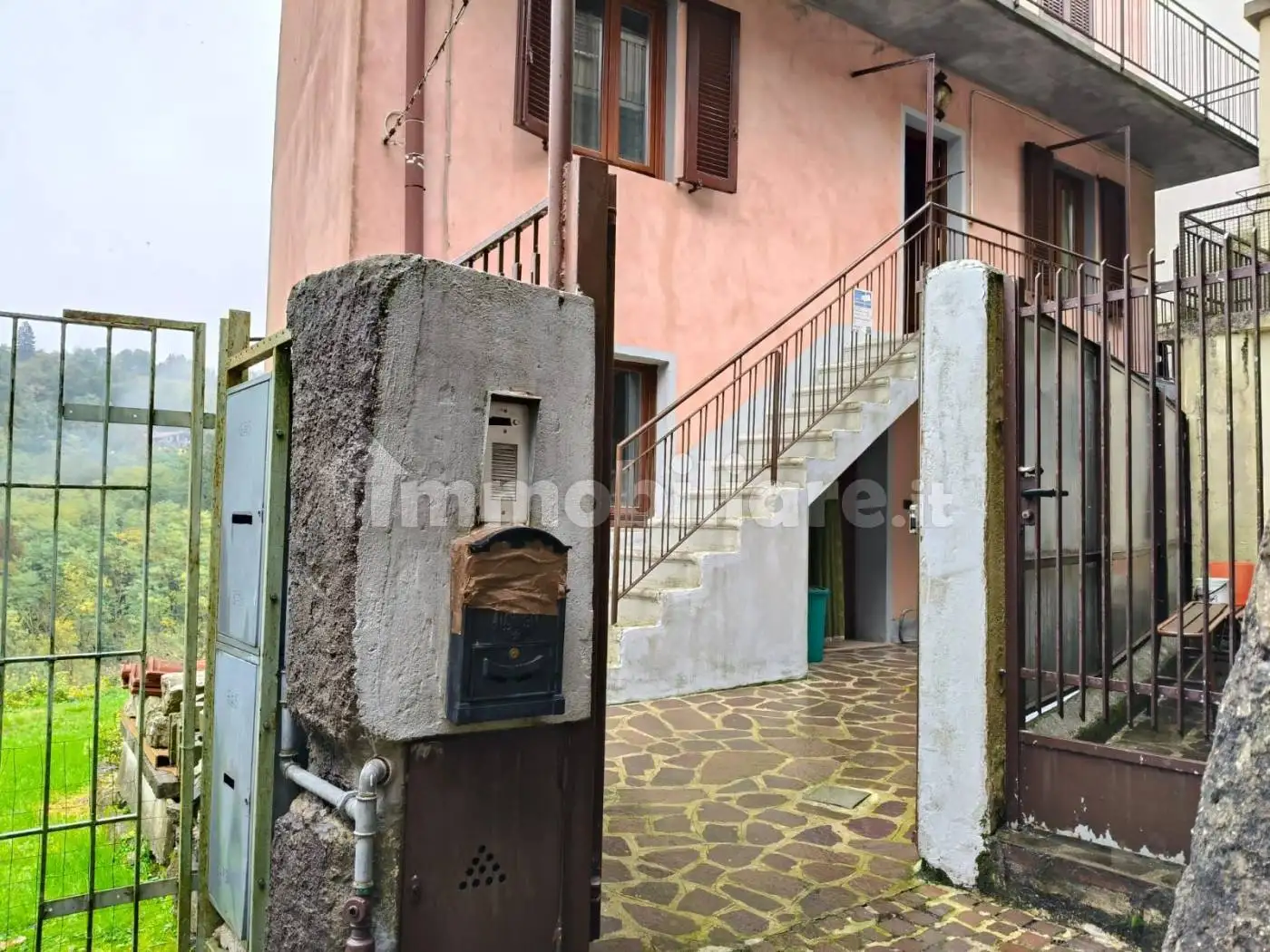 Terratetto unifamiliare via Montelomboni, Centro, Almenno San Bartolomeo - foto 3