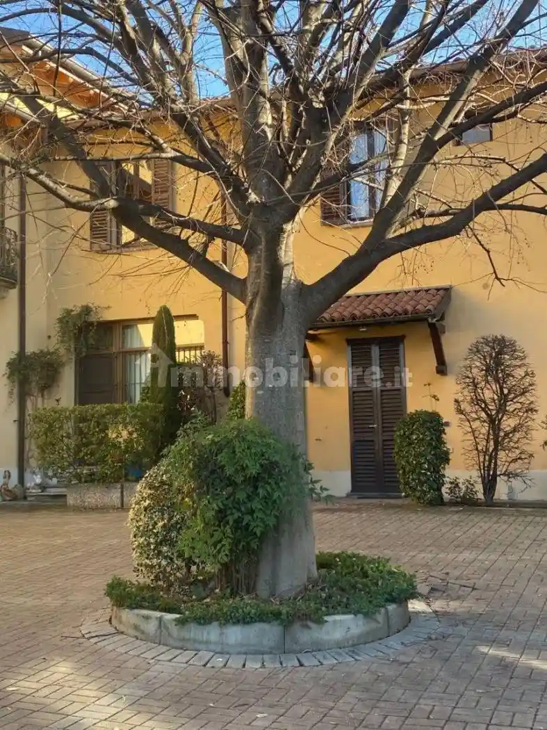 Appartamento in vendita a Besana in Brianza