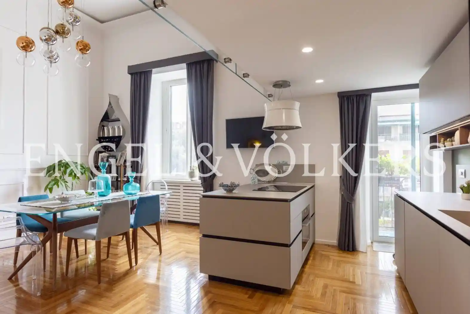 Quadrilocale ottimo stato, su più livelli, Posillipo, Napoli - foto 2