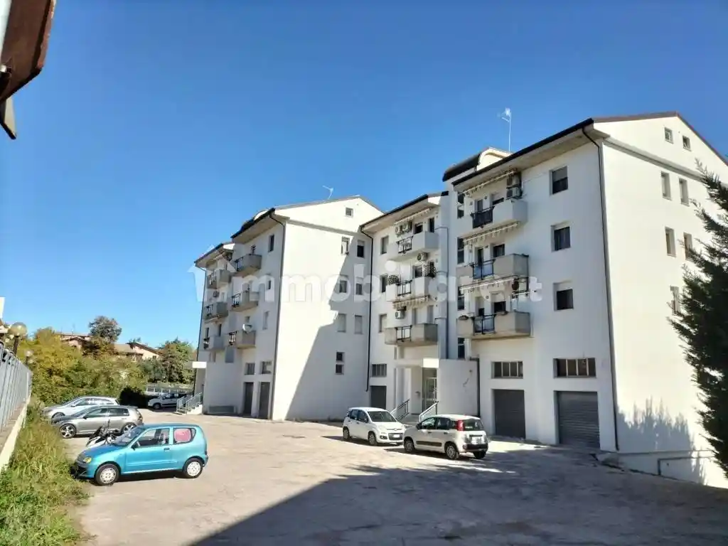 Quadrilocale viale Sant'Antonio 7, Centro, Lanciano - foto 2