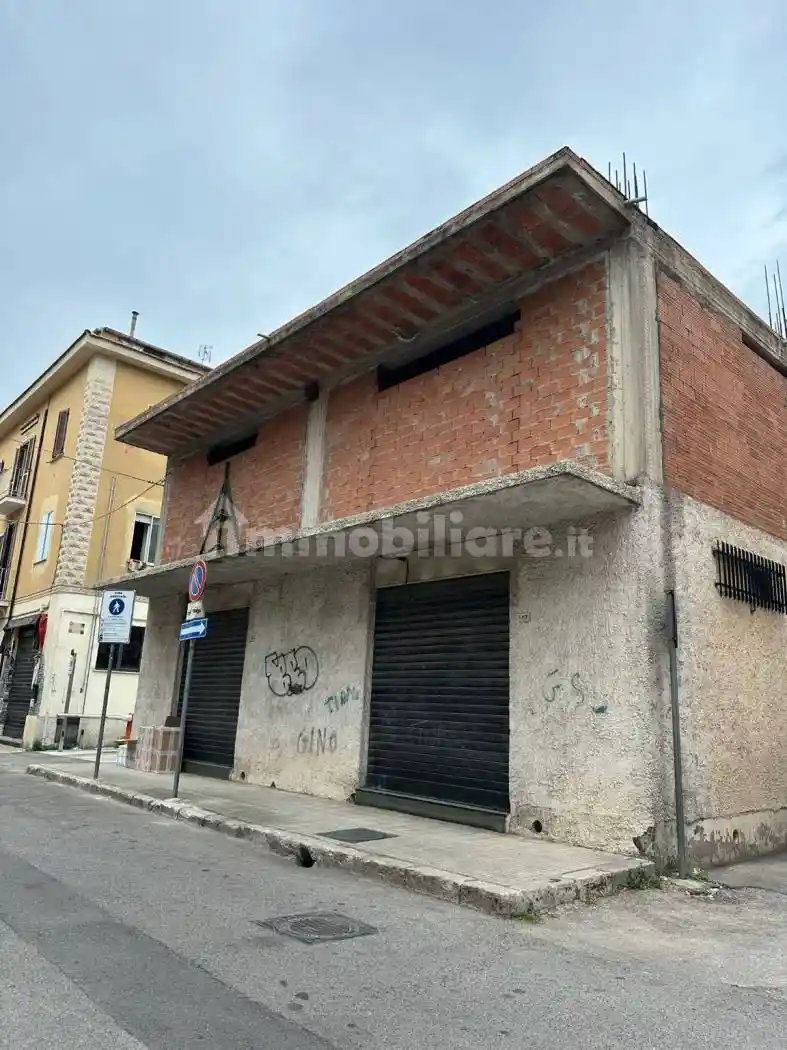Palazzo - Edificio in vendita a Fondi