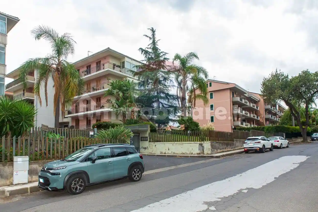 Appartamento in vendita a Aci Catena
