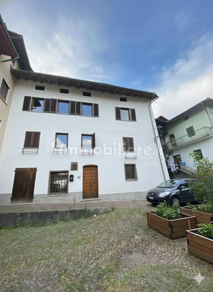 Palazzo - Edificio in vendita a Albiano