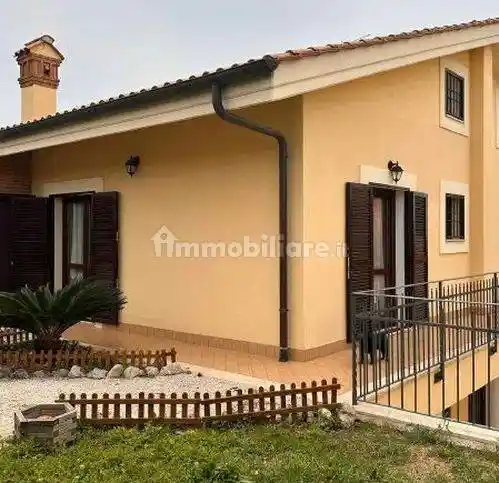 Casa indipendente in vendita a Albano Laziale