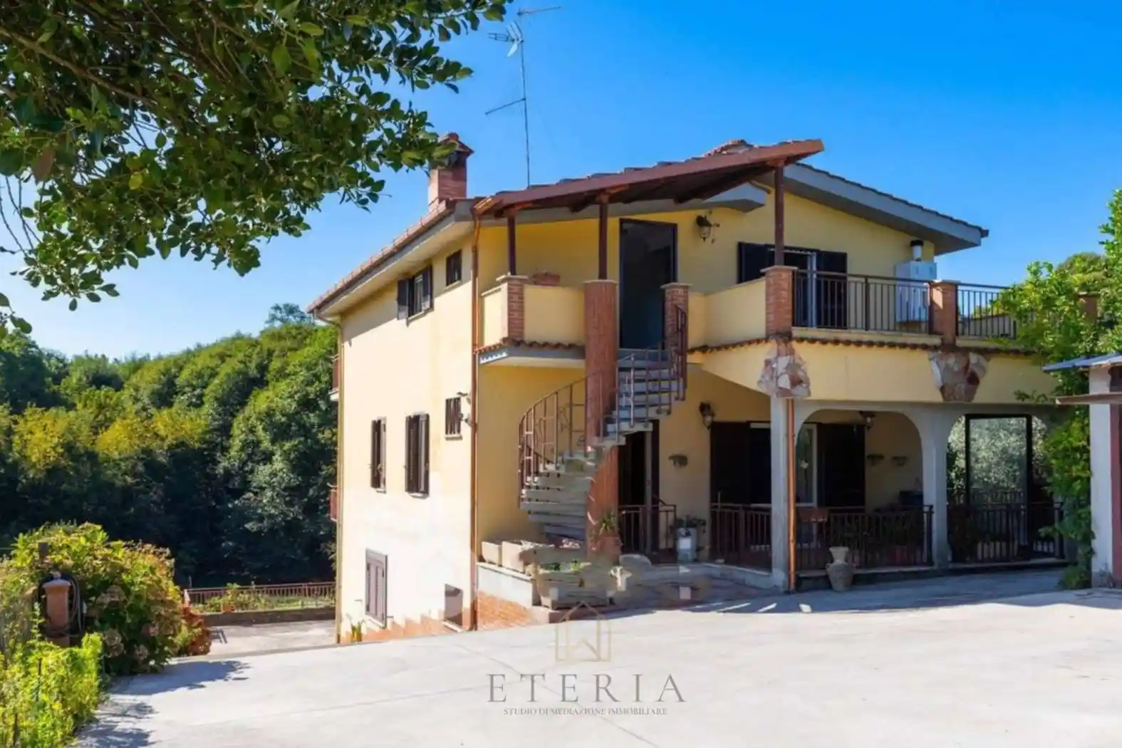Villa in vendita a Lariano