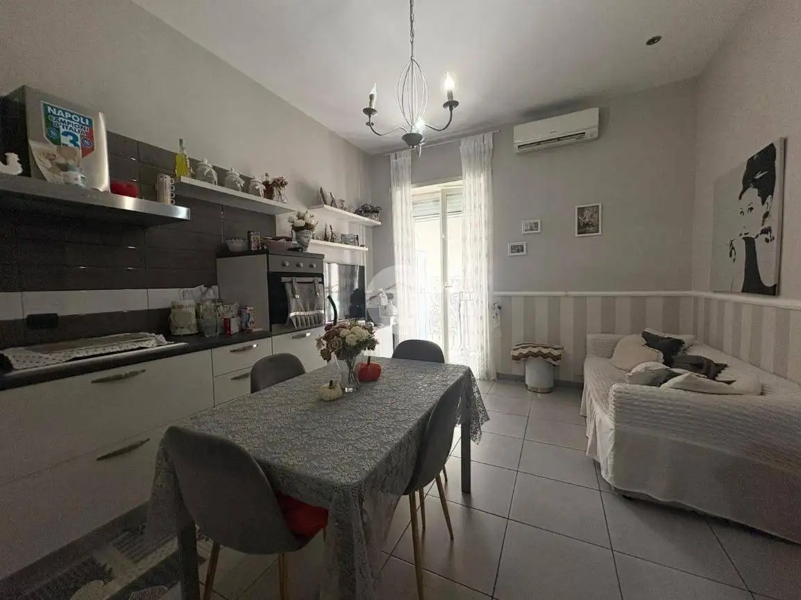 Appartamento in vendita a Napoli