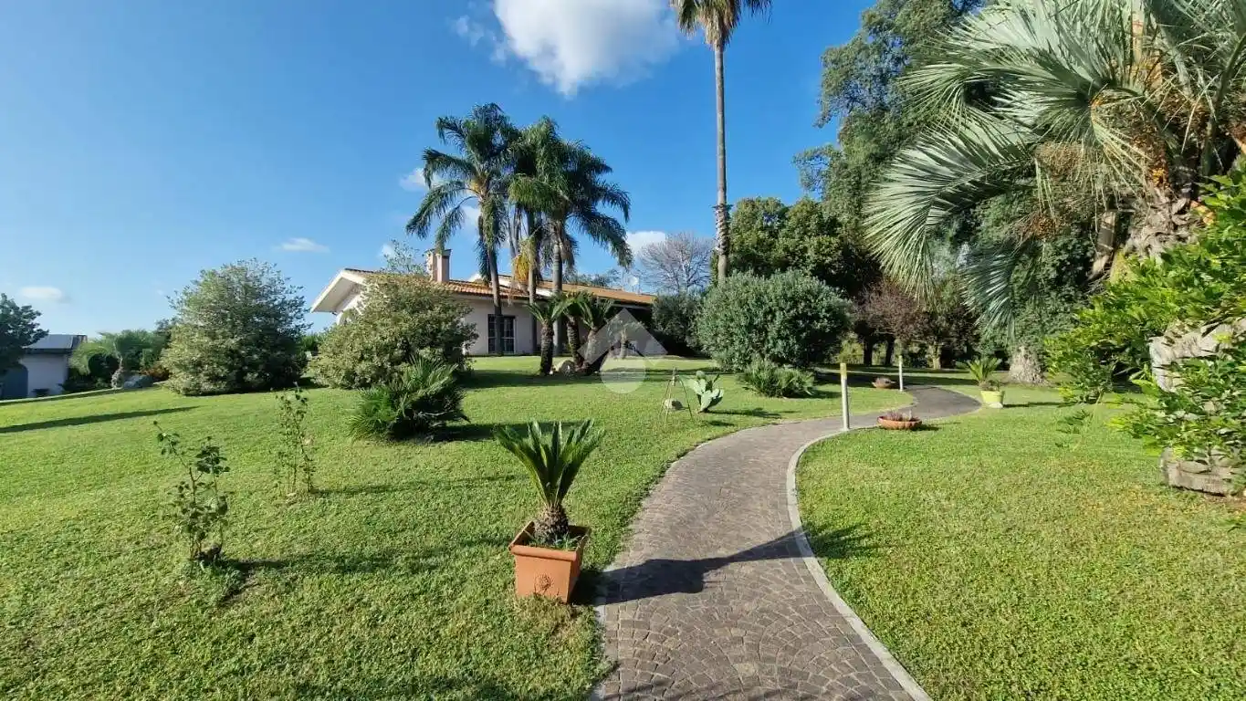 Villa in vendita a Latina