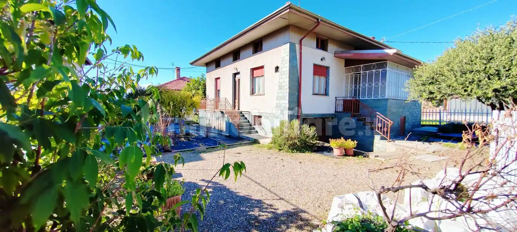 Villa in vendita a Cossato