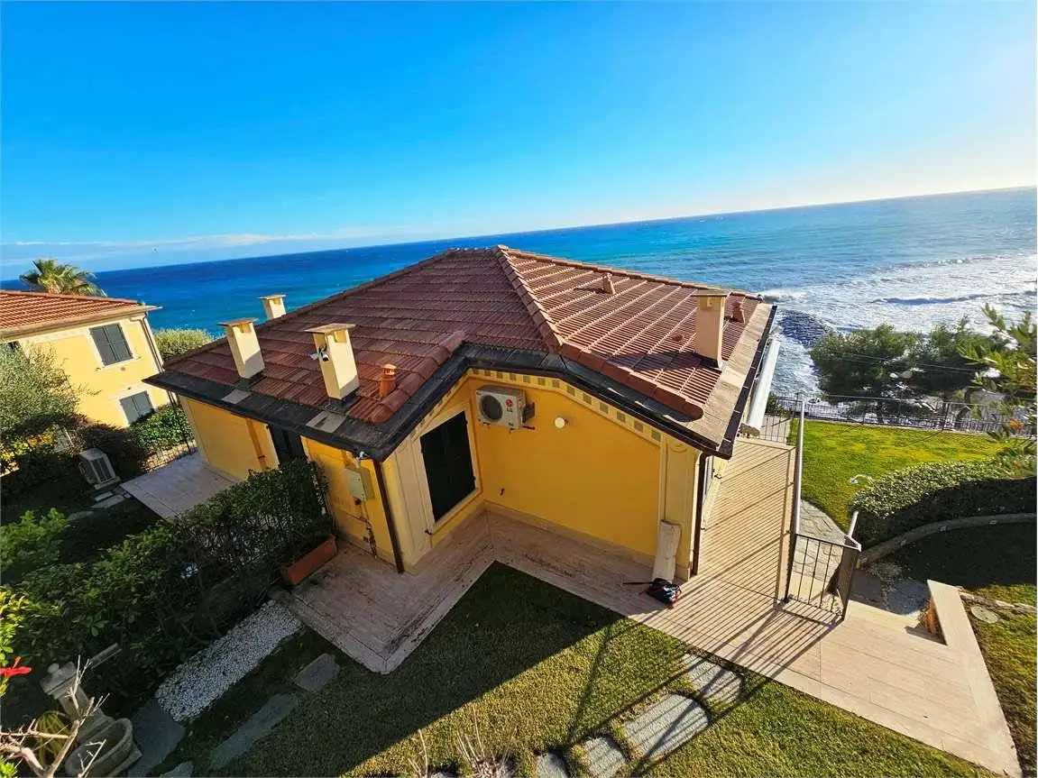 Villa in vendita a Cervo