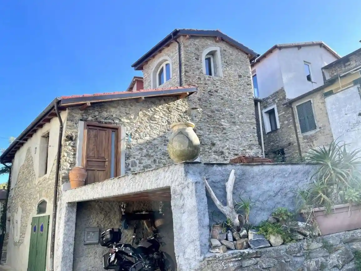 Casa indipendente in vendita a Borgomaro