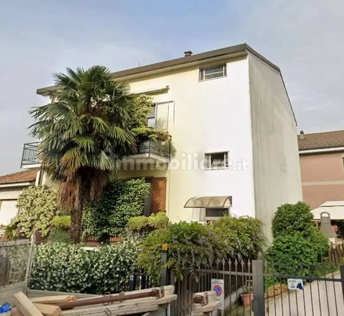 Appartamento in asta a Ceriano Laghetto