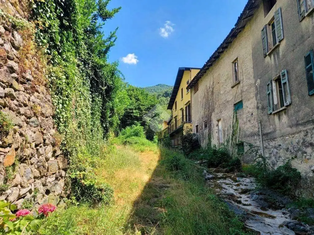 Rustico via caravaggio 11, Canzo - foto 2