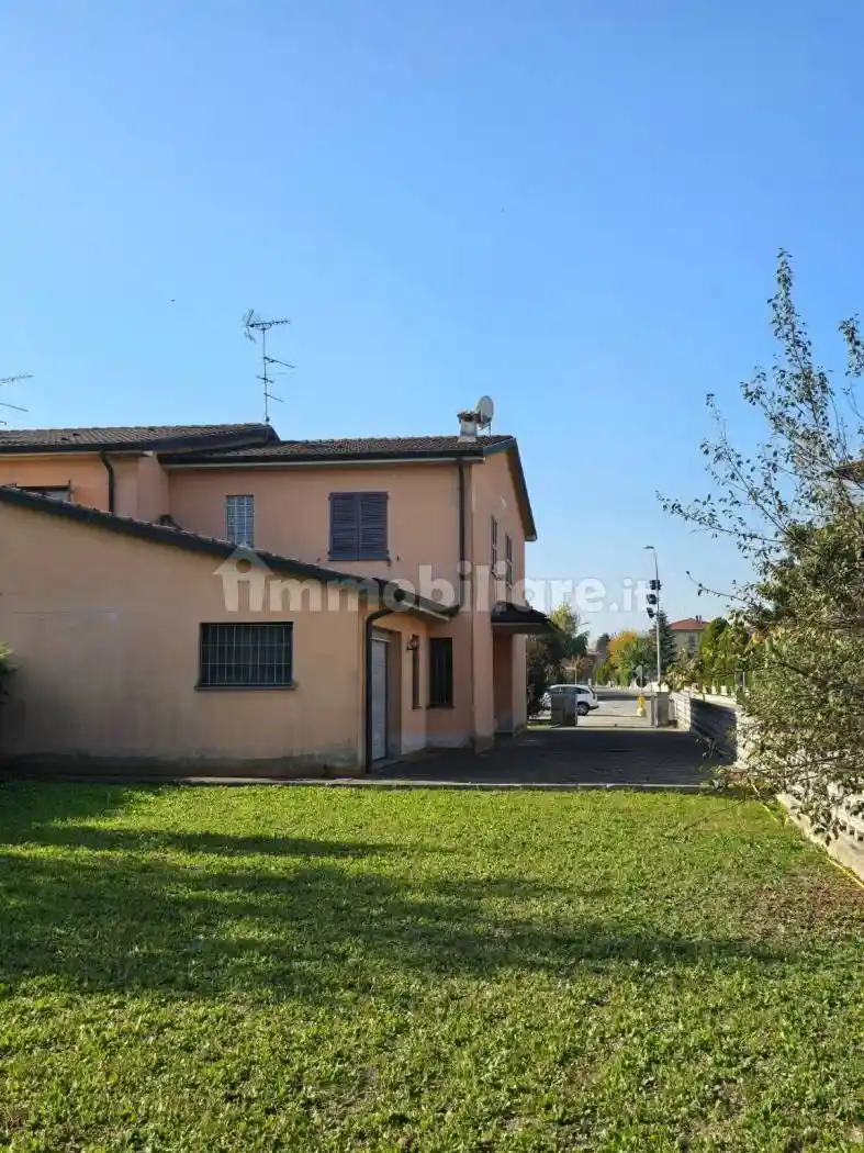 Villa a schiera piazza della Repubblica 7, Centro, Besenzone - foto 5