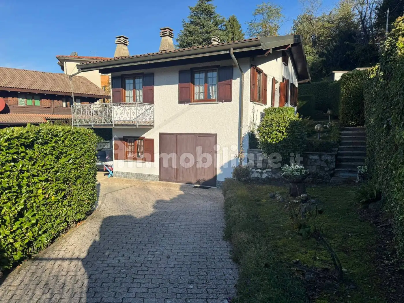 Villa in vendita a Cunardo