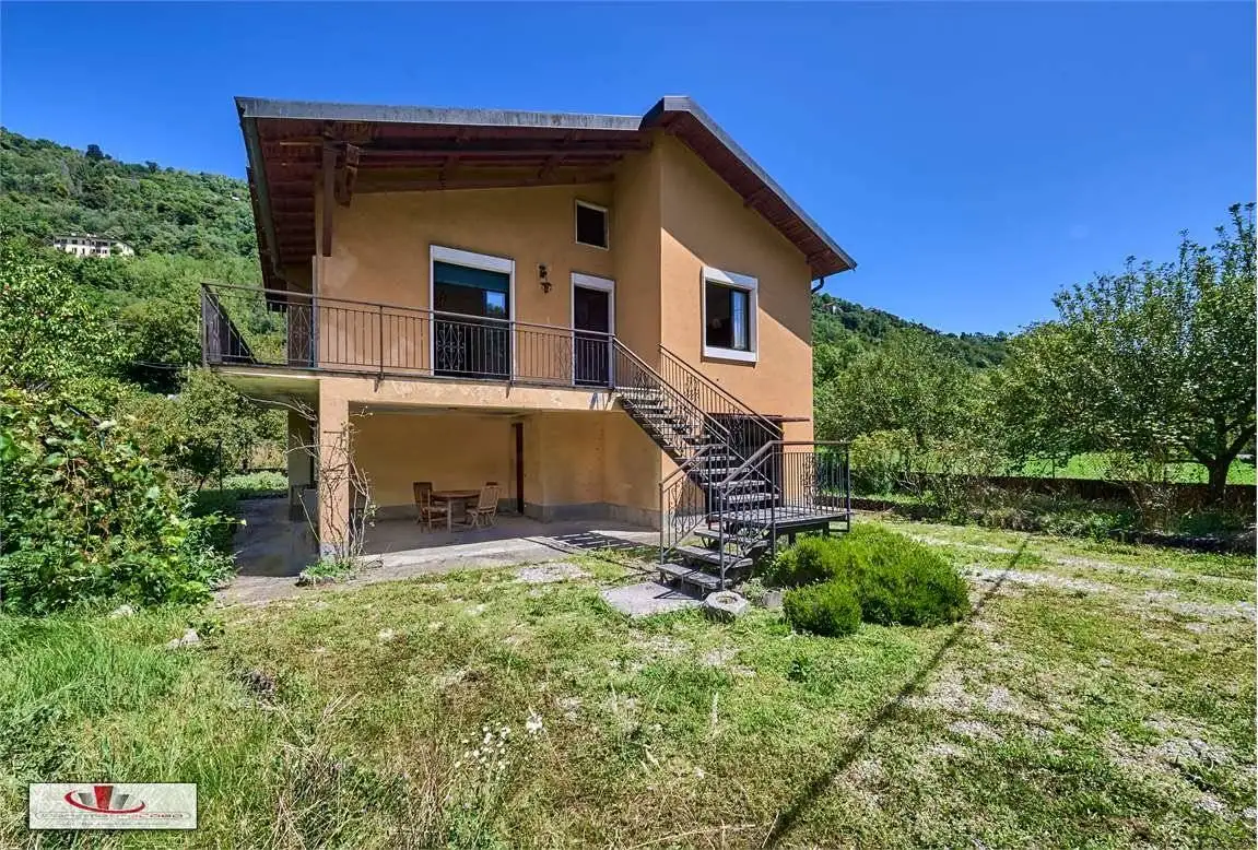 Villa in vendita a Como