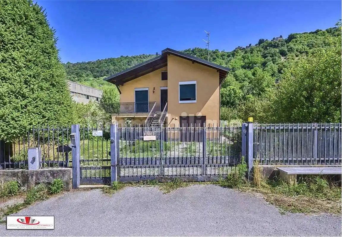 Villa unifamiliare via Giovanni Battista Avignone , 15, Camnago Volta, Como - foto 3