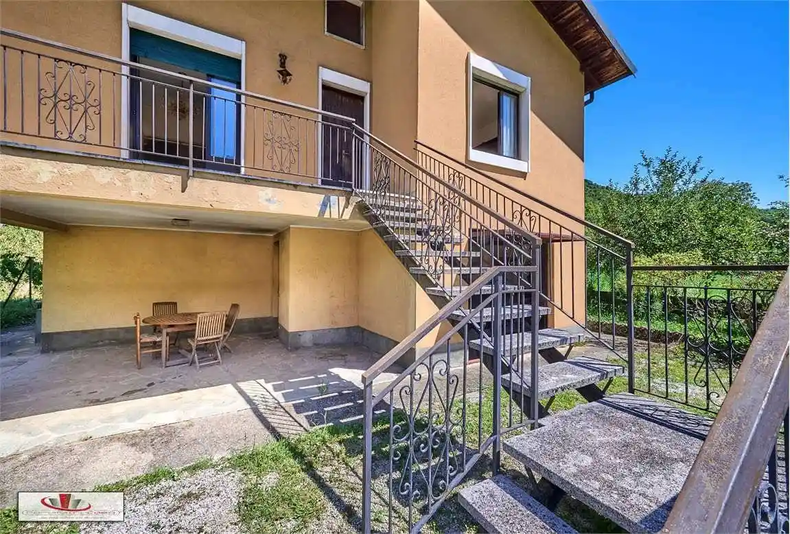 Villa unifamiliare via Giovanni Battista Avignone , 15, Camnago Volta, Como - foto 4