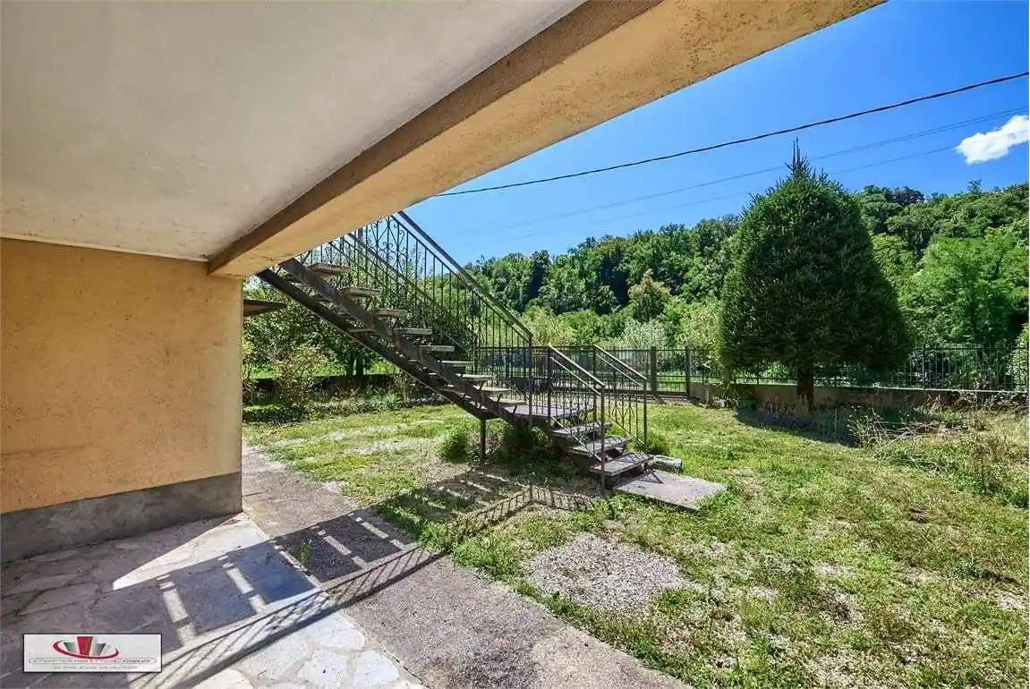 Villa unifamiliare via Giovanni Battista Avignone , 15, Camnago Volta, Como - foto 5