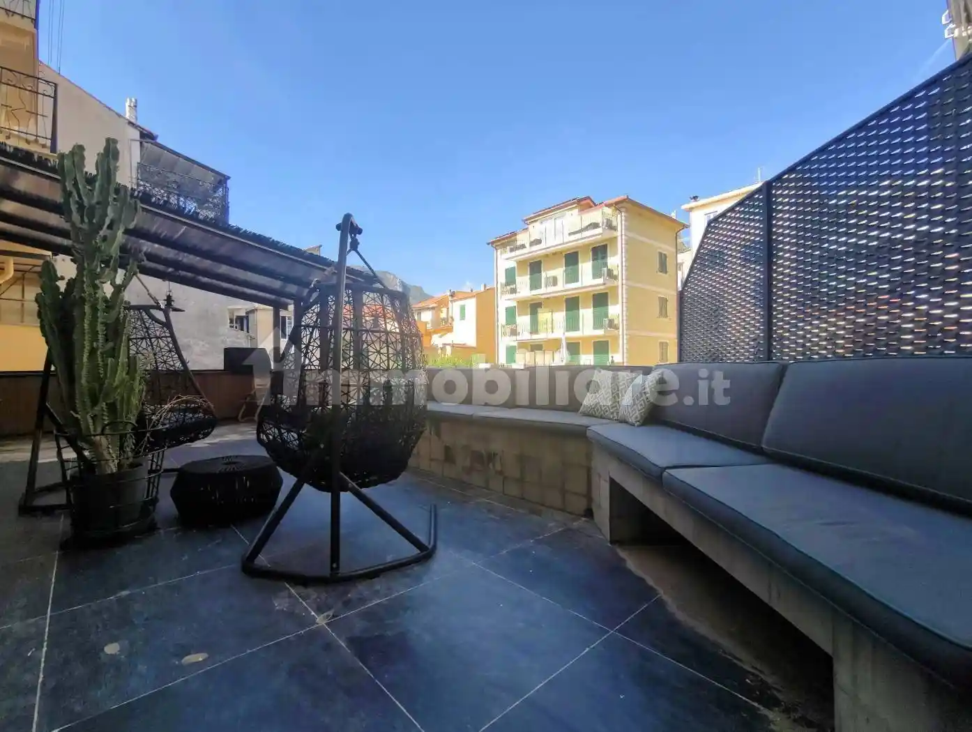 Appartamento in vendita a Finale Ligure