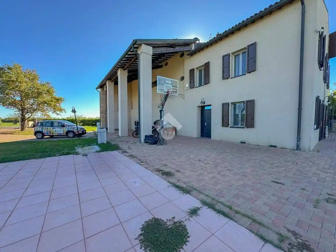 Villa in vendita a Parma