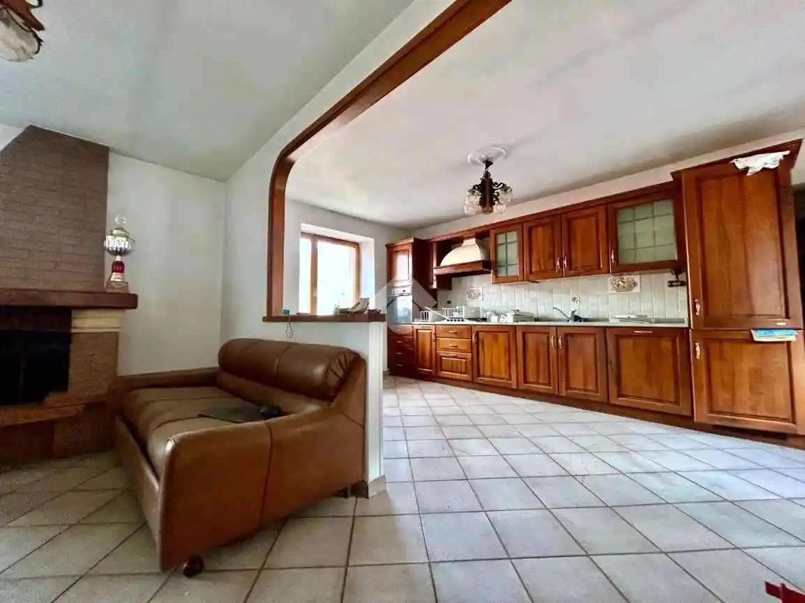 Terratetto plurifamiliare via Longobardi 2, Centro, Chiusa di San Michele - foto 2