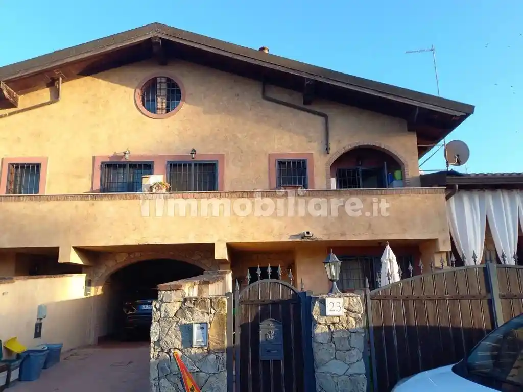 Villetta a schiera in vendita a Roma