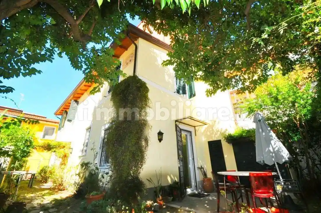 Casa indipendente in vendita a Sarzana