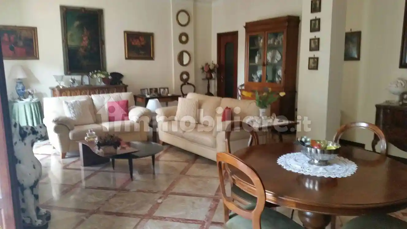 Appartamento in vendita a Piacenza