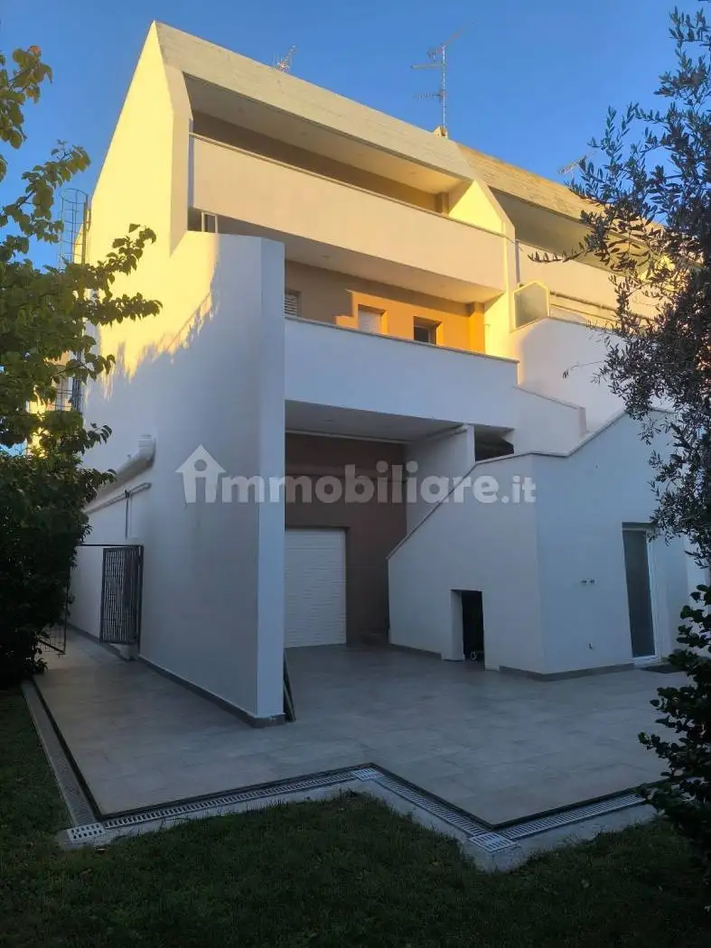 Villetta a schiera in affitto a Lecce