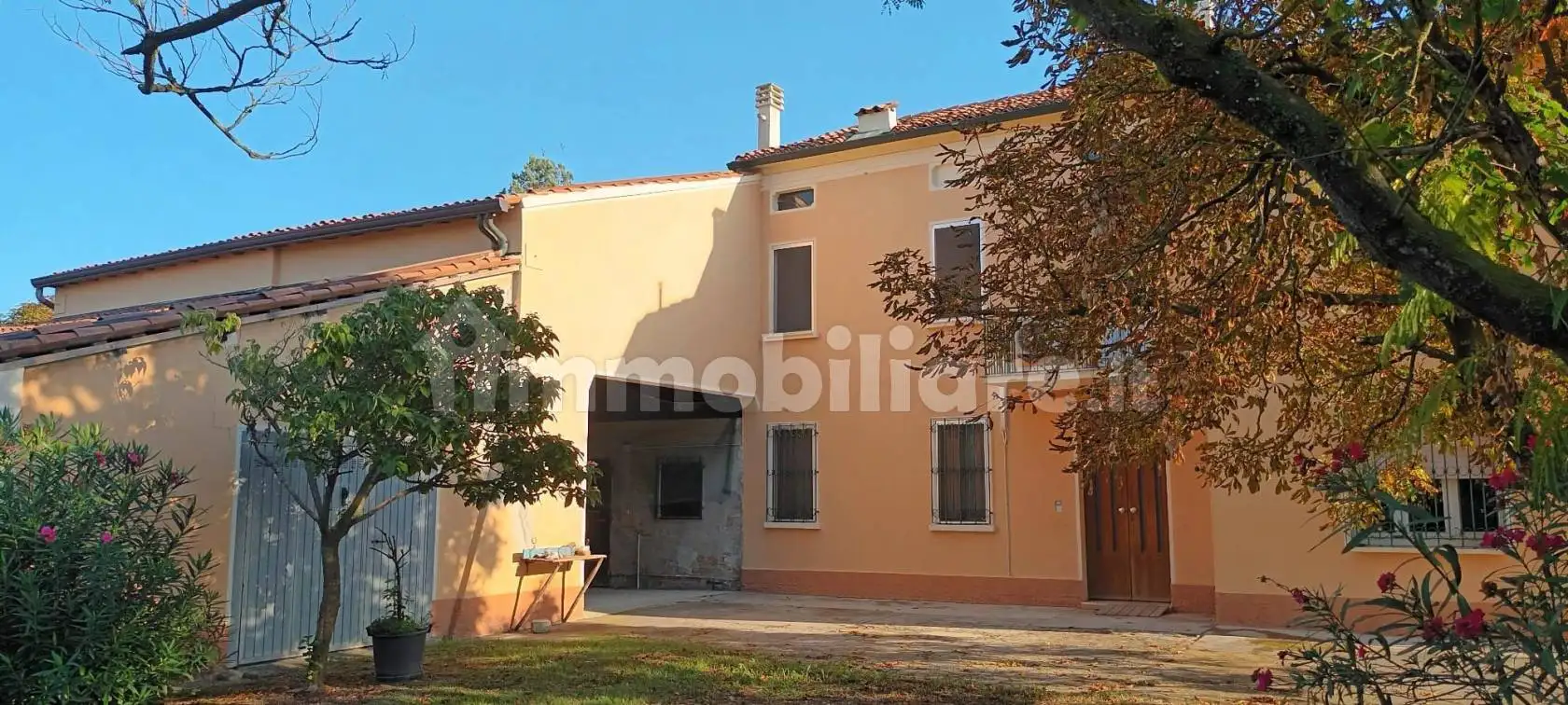 Rustico - Casale in vendita a Magnacavallo