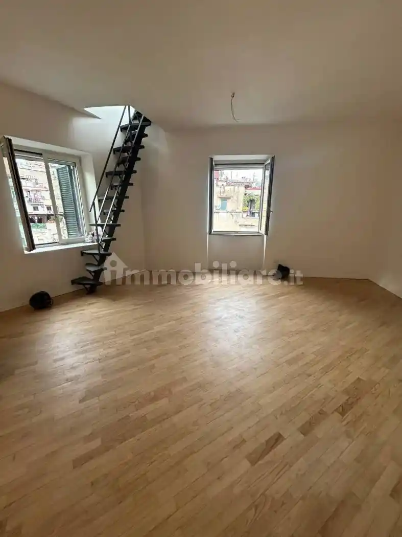 Appartamento in vendita a Napoli