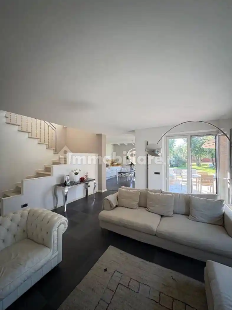 Villa in vendita a Valeggio sul Mincio